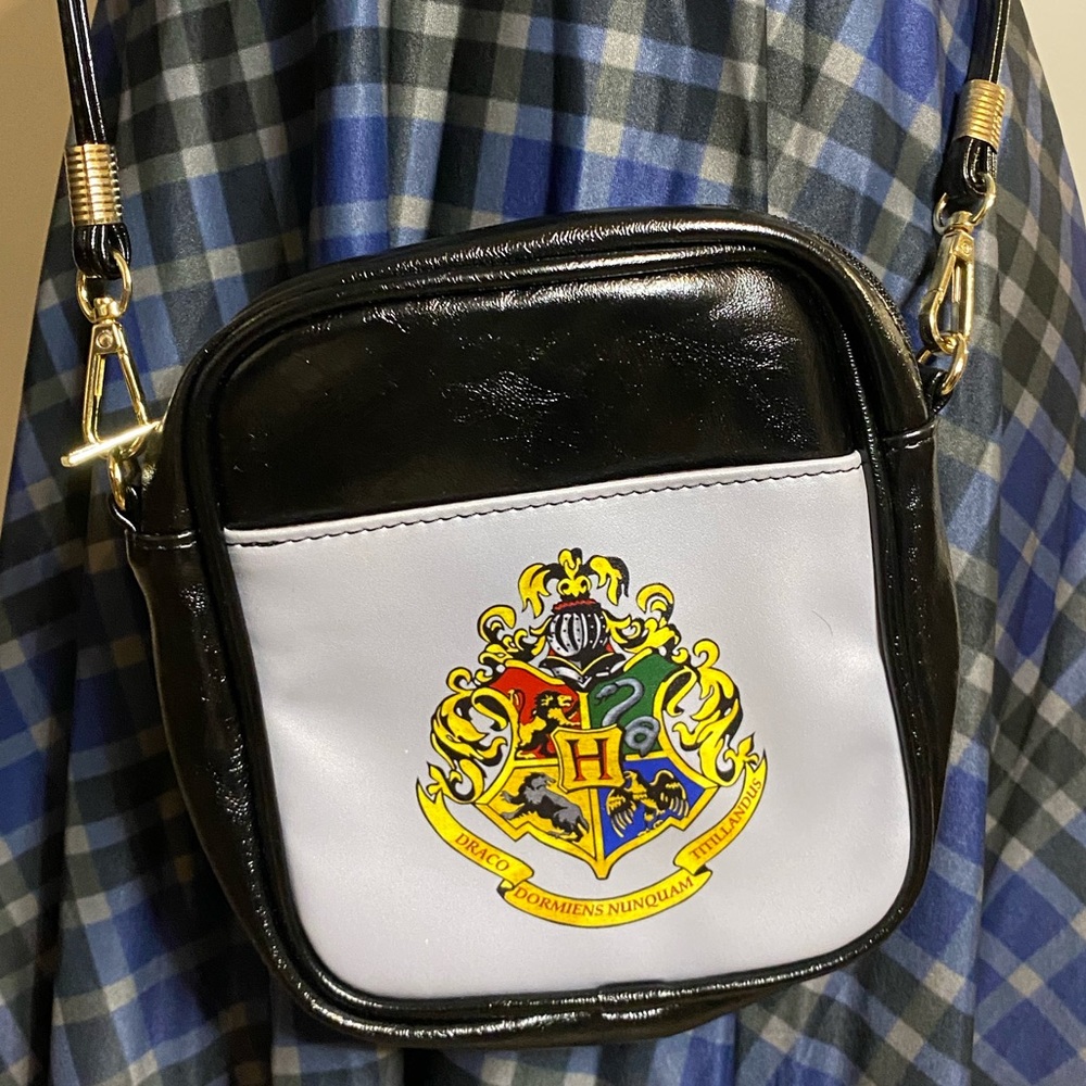 BRAND NEW Hogwarts Harry Potter crossbody bag